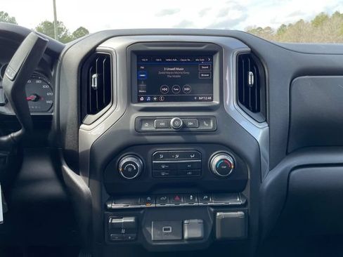 Used 2020 Chevrolet Silverado 1500 Custom w/ Custom Value Package AWD/4WD image 15