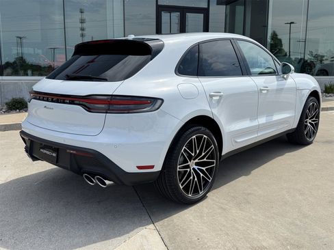 New 2026 Porsche Macan image 7