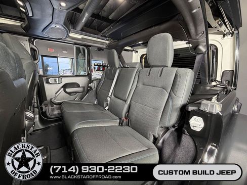 Used 2025 Jeep Wrangler Unlimited Rubicon 4xe w/ Safety Group AWD/4WD image 24