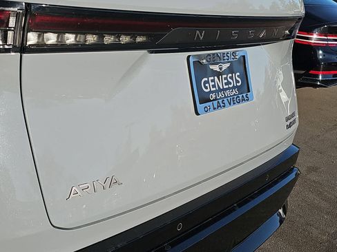 Used 2023 Nissan Ariya AWD image 11