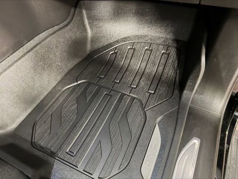 Used 2023 GMC Sierra 1500 SLT w/ SLT Premium Package image 28