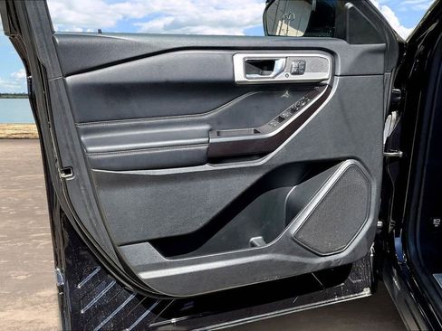 Used 2020 Ford Explorer Limited w/ Class III Trailer Tow Package image 22