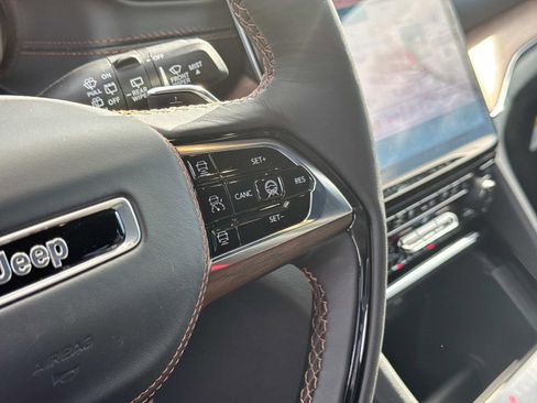 New 2025 Jeep Grand Cherokee Summit w/ Obsidian Package image 23