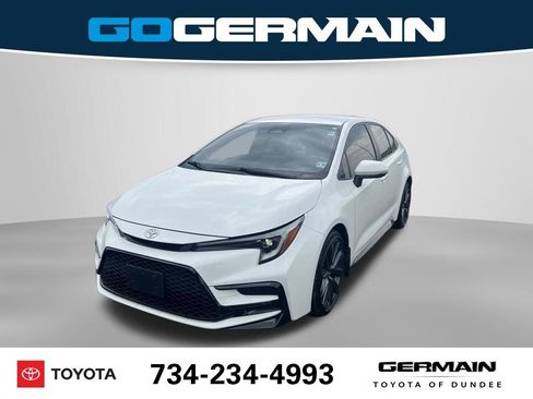 Used 2023 Toyota Corolla SE w/ Carpet Mat Package (TMS) FWD image 1