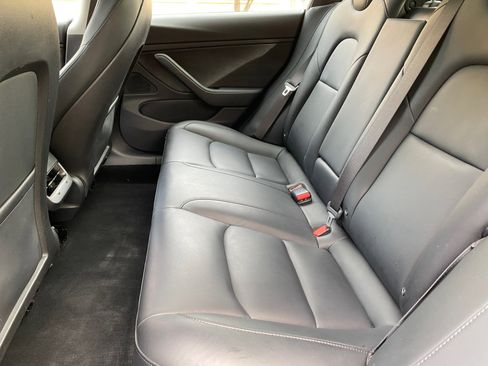 Used 2018 Tesla Model 3 Long Range image 31