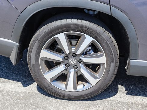 Used 2025 Honda Pilot Touring image 8