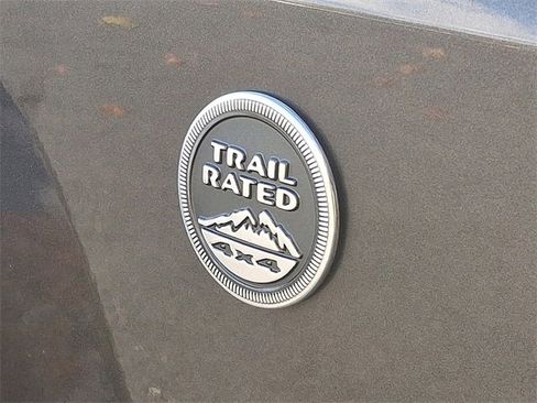 Used 2018 Jeep Wrangler Unlimited Sahara w/ Connectivity Group image 29