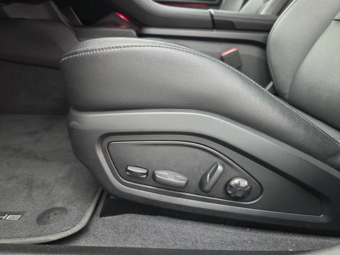 Used 2023 Porsche Taycan w/ Premium Package image 28