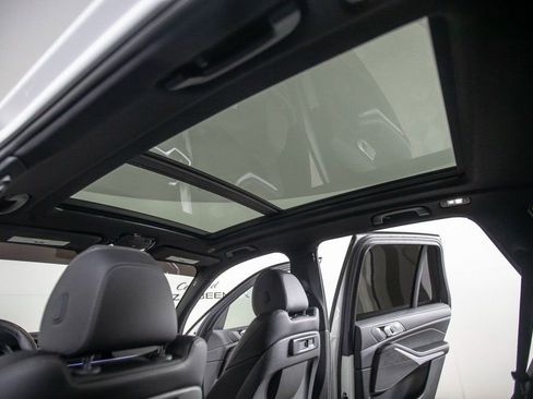 Used 2022 BMW X5 sDrive40i w/ M Sport Package image 21