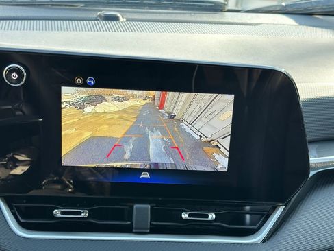 New 2026 Chevrolet Equinox LT w/ Convenience Package II image 17