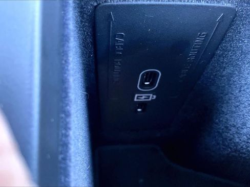 Used 2023 Volvo XC60 B5 Ultimate w/ Climate Package image 36