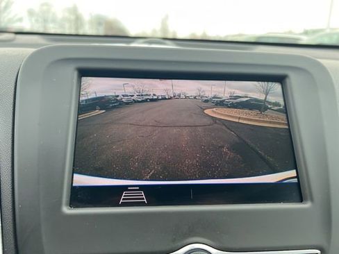 Used 2020 Chevrolet Equinox LT image 19