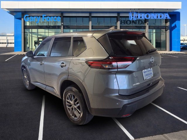 Used 2026 Nissan Rogue SV AWD/4WD image 3