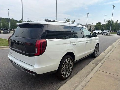 Used 2025 Ford Expedition Platinum w/ Platinum Ultimate Package AWD/4WD image 16