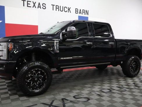 Used 2019 Ford F250 Platinum w/ Platinum Ultimate Package AWD/4WD image 2