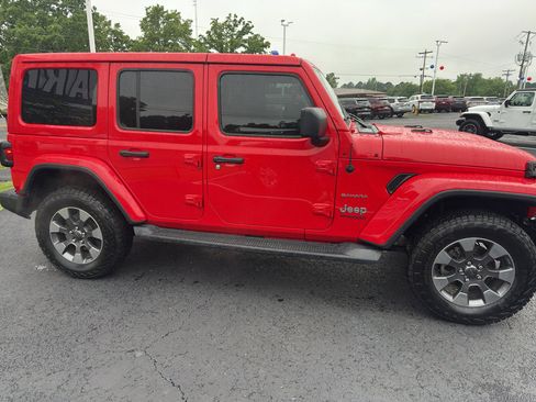 Used 2019 Jeep Wrangler Unlimited Sahara w/ Dual Top Group AWD/4WD image 4