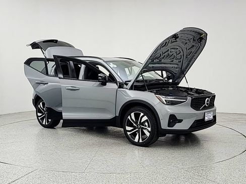 New 2026 Volvo XC40 B5 Plus w/ Climate Package AWD/4WD image 10
