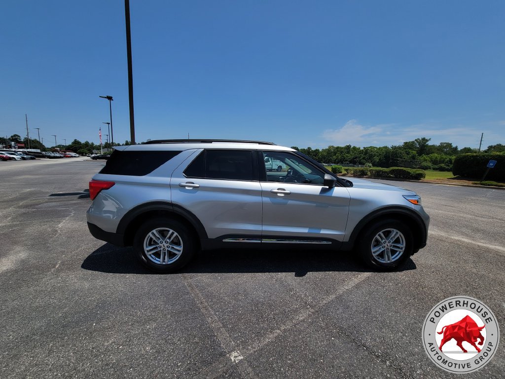 Certified 2023 Ford Explorer XLT w/ Equipment Group 202A AWD/4WD image 8
