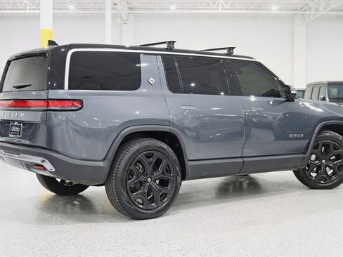 Used 2024 Rivian R1S Adventure image 9