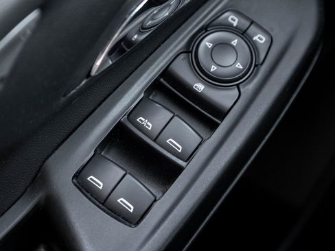 Used 2022 Chevrolet Bolt LT image 20