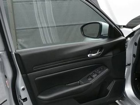 Used 2021 Nissan Altima 2.5 S FWD image 10
