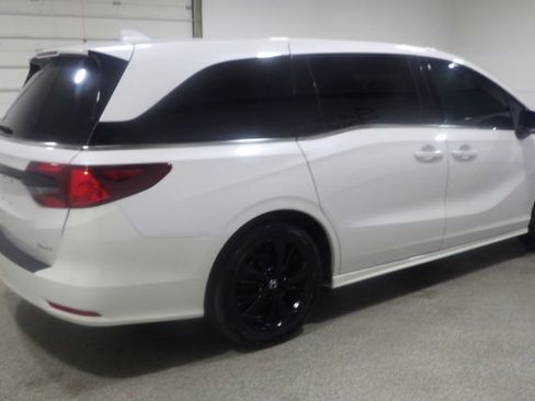Used 2024 Honda Odyssey Sport image 4