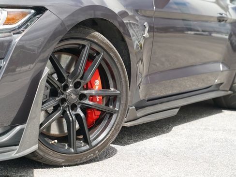 Used 2022 Ford Mustang Shelby GT500 w/ Technology Package RWD image 6
