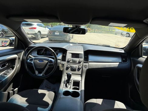 Used 2018 Ford Taurus SEL FWD image 21