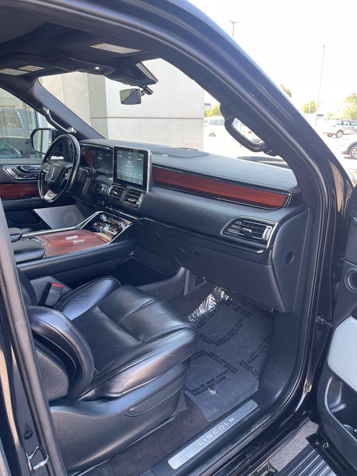 Used 2021 Lincoln Navigator L Reserve AWD/4WD image 21
