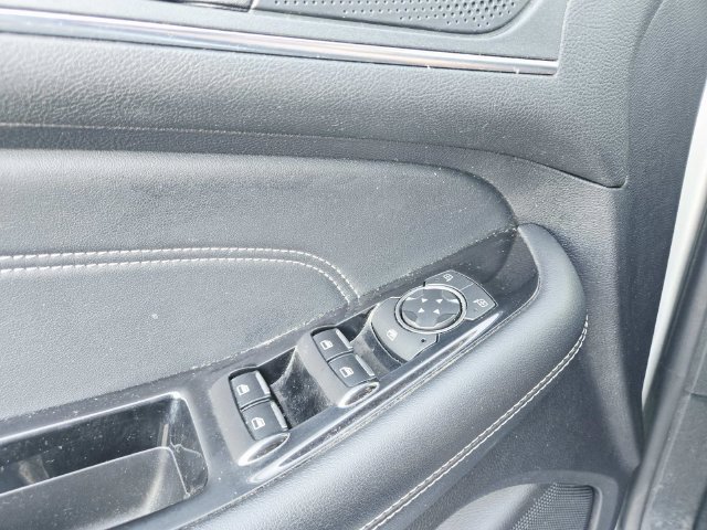 Used 2020 Ford Edge Titanium FWD image 31
