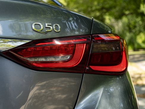 Used 2018 INFINITI Q50 Luxe RWD image 13
