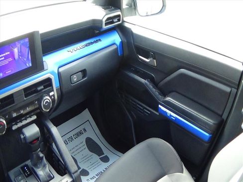 Used 2025 Toyota Tacoma TRD Off-Road image 15