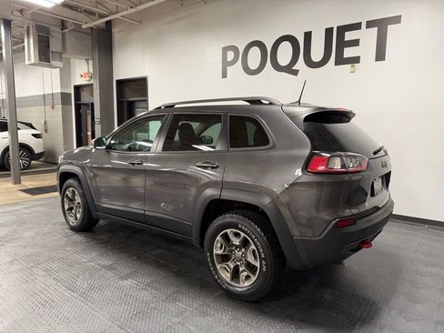 Used 2019 Jeep Cherokee Trailhawk w/ Cold Weather Group AWD/4WD image 6