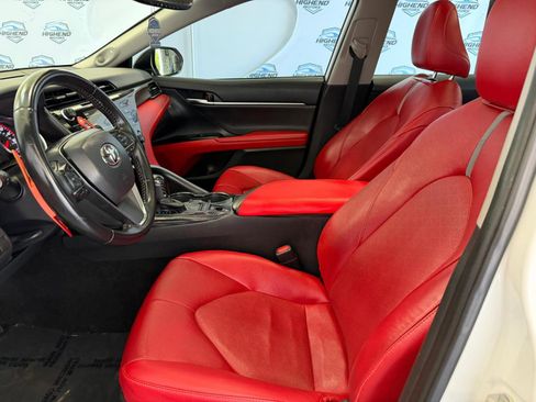 Used 2019 Toyota Camry XSE FWD image 16