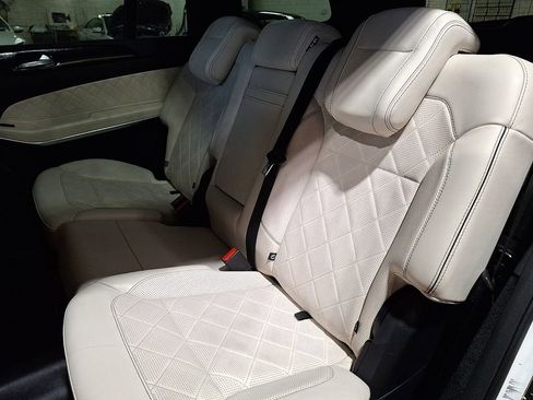 Used 2019 Mercedes-Benz GLS 550 4MATIC image 8