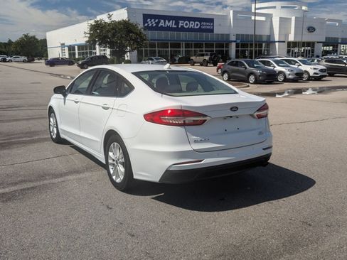 Used 2020 Ford Fusion SE FWD image 5