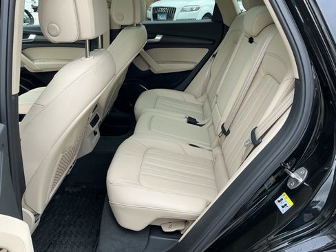 Used 2023 Audi Q5 2.0T Premium w/ Convenience Package image 13