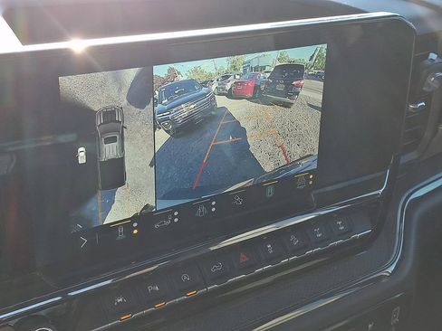 Used 2023 Chevrolet Silverado 1500 ZR2 w/ Technology Package AWD/4WD image 18