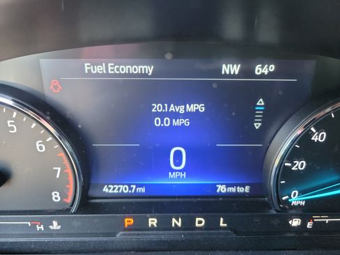 Used 2022 Ford Explorer XLT w/ Equipment Group 202A AWD/4WD image 26