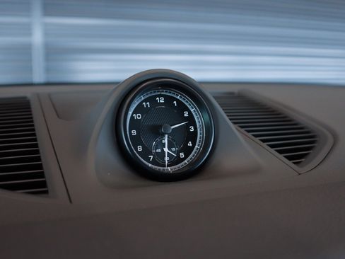 Certified 2025 Porsche Macan image 23