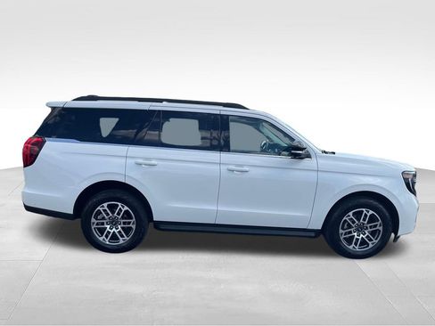 Used 2025 Ford Expedition Active AWD/4WD image 6