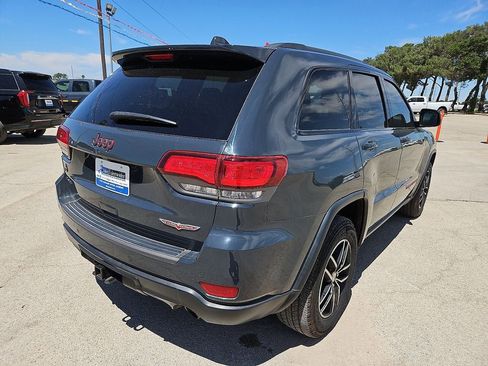 Used 2017 Jeep Grand Cherokee Trailhawk AWD/4WD image 7