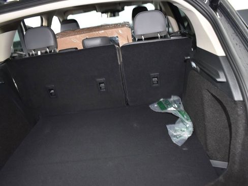 New 2025 Lincoln Corsair Grand Touring image 12