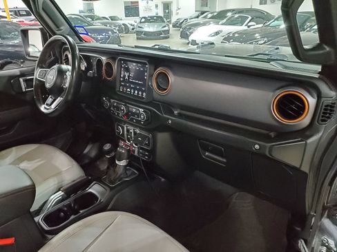 Used 2021 Jeep Gladiator Mojave AWD/4WD image 15