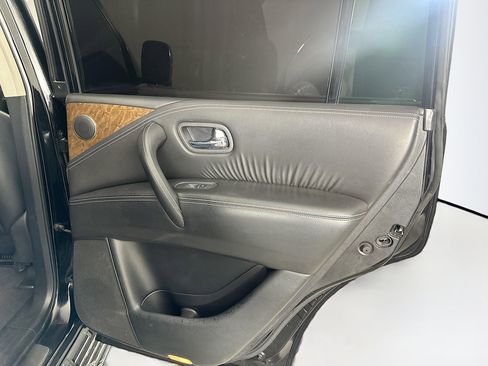 Used 2016 INFINITI QX80 Luxe w/ 22" Wheel Package image 32