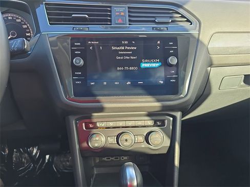 Used 2019 Volkswagen Tiguan SEL Premium image 23
