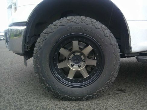 Used 2015 Ford F150 XLT w/ Equipment Group 302A Luxury image 9