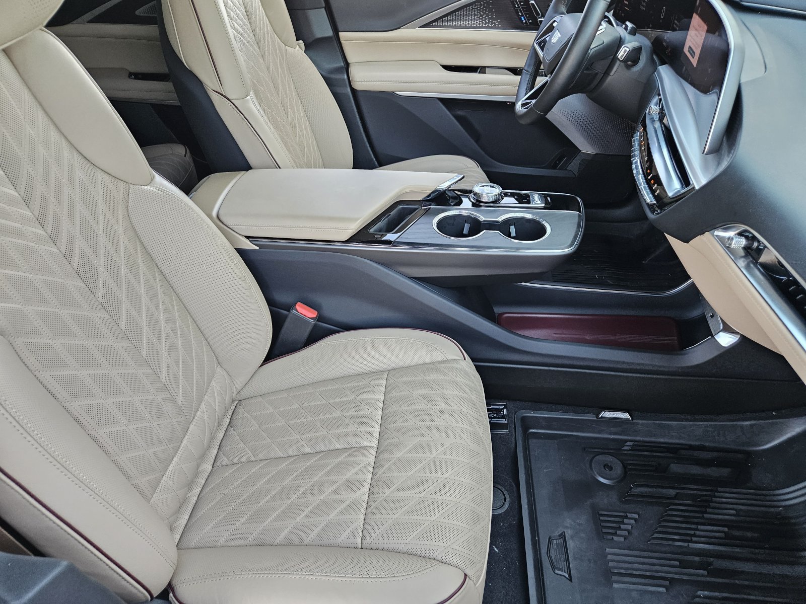Certified 2026 Cadillac Lyriq Signature Luxury w/ Nappa Leather Package AWD/4WD image 16