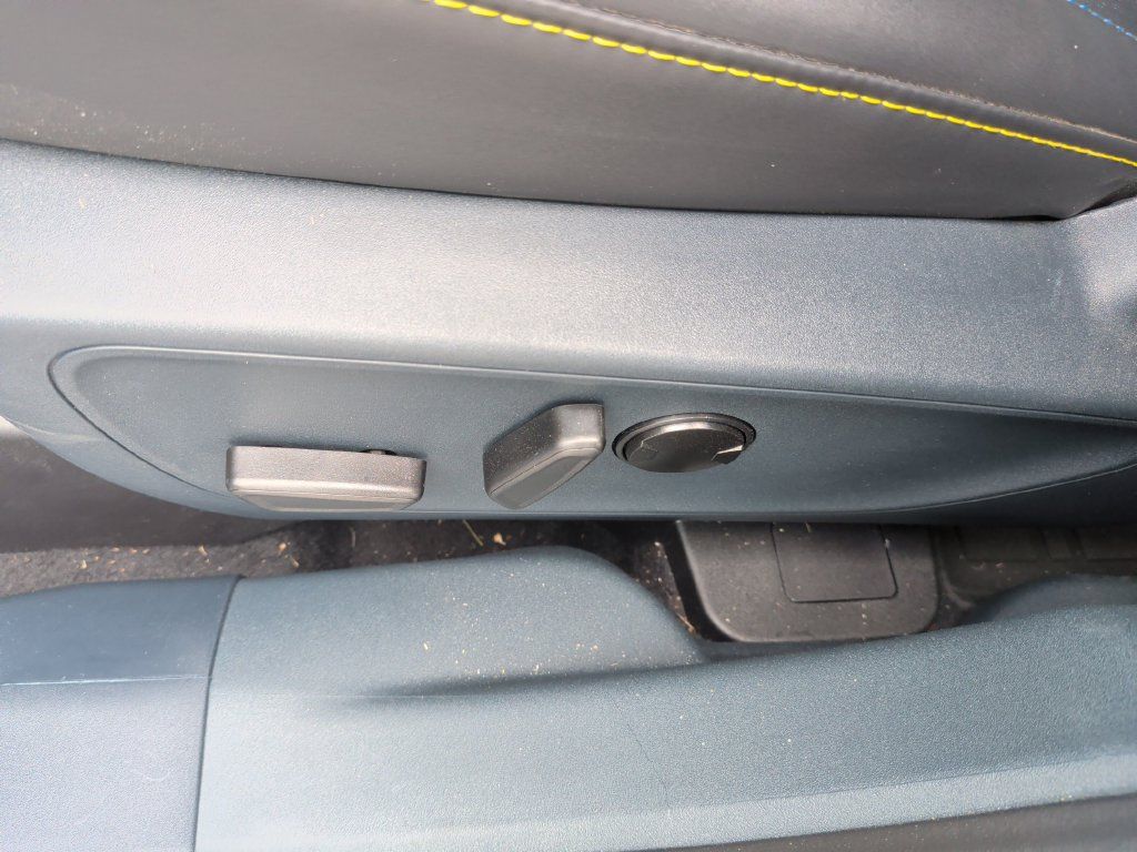 Used 2025 Ford Maverick Lobo AWD/4WD image 17