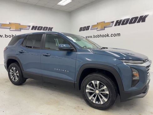 New 2026 Chevrolet Equinox LT w/ Convenience Package II image 3